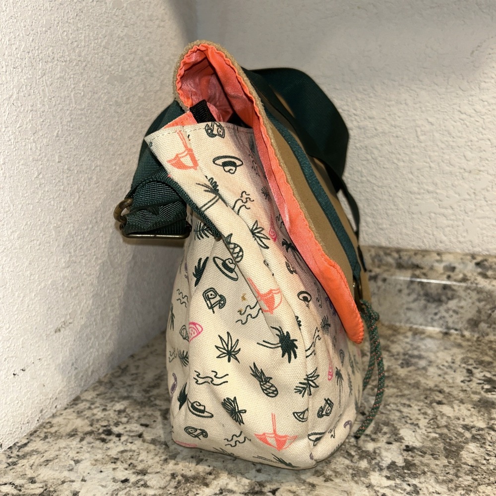 Kavu Canvas & Suede Crossbody Around Town Purse Tropical‎ Pattern - Picture 2 of 4
